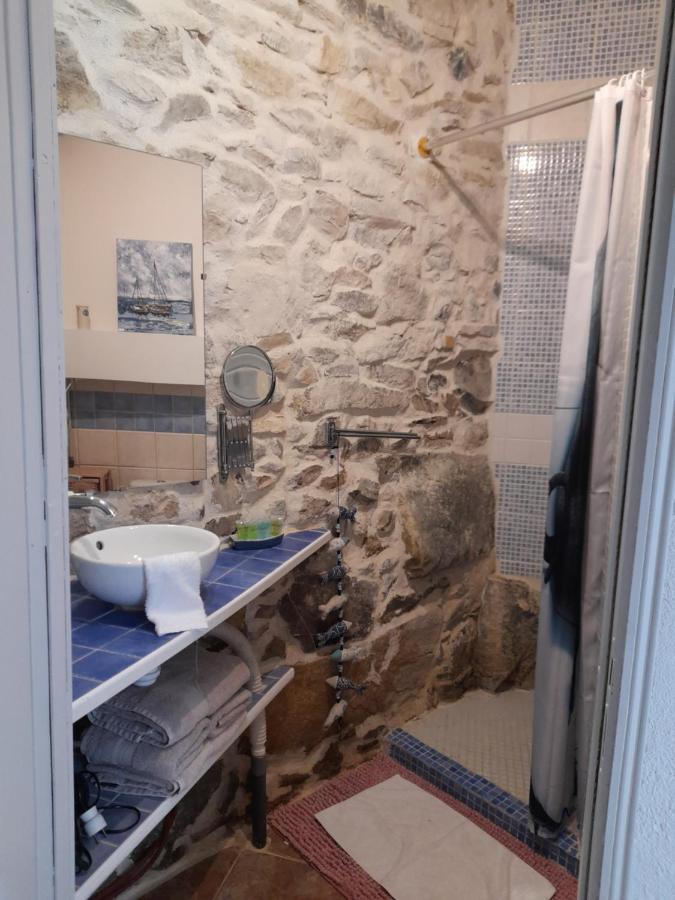 La Maisonnette Avec Spa Et Piscine Sainte-Valière Exterior foto