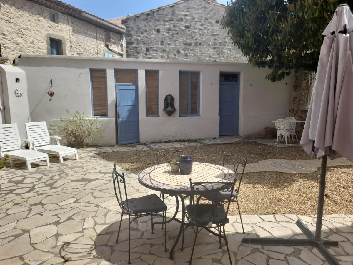 La Maisonnette Avec Spa Et Piscine Sainte-Valière Exterior foto