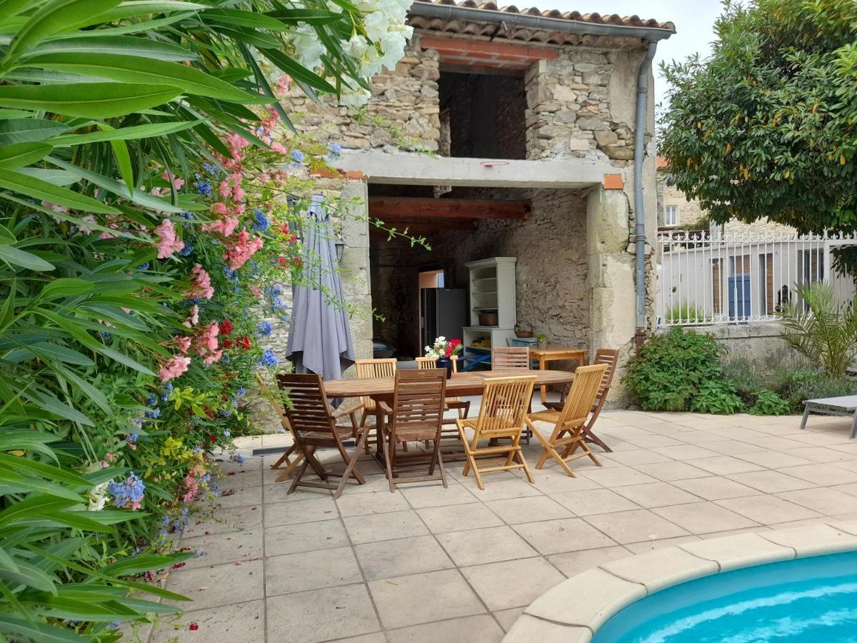 La Maisonnette Avec Spa Et Piscine Sainte-Valière Exterior foto