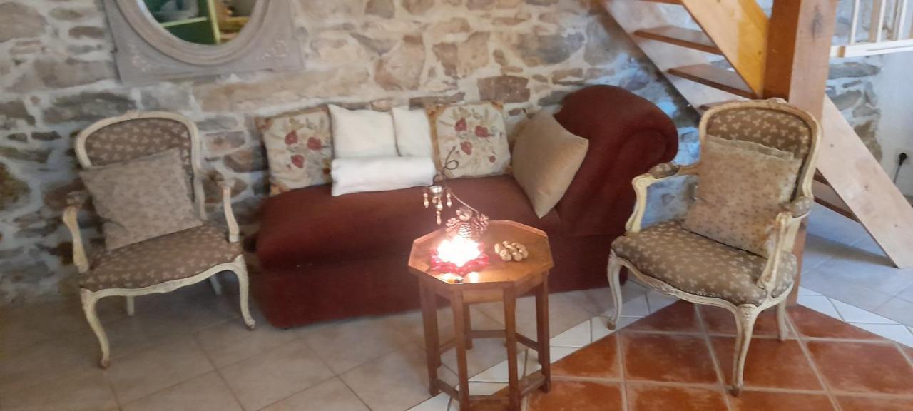 La Maisonnette Avec Spa Et Piscine Sainte-Valière Exterior foto