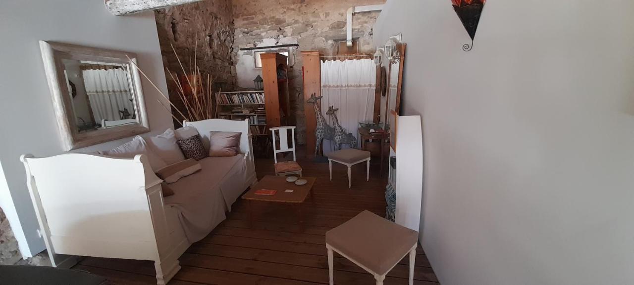 La Maisonnette Avec Spa Et Piscine Sainte-Valière Exterior foto
